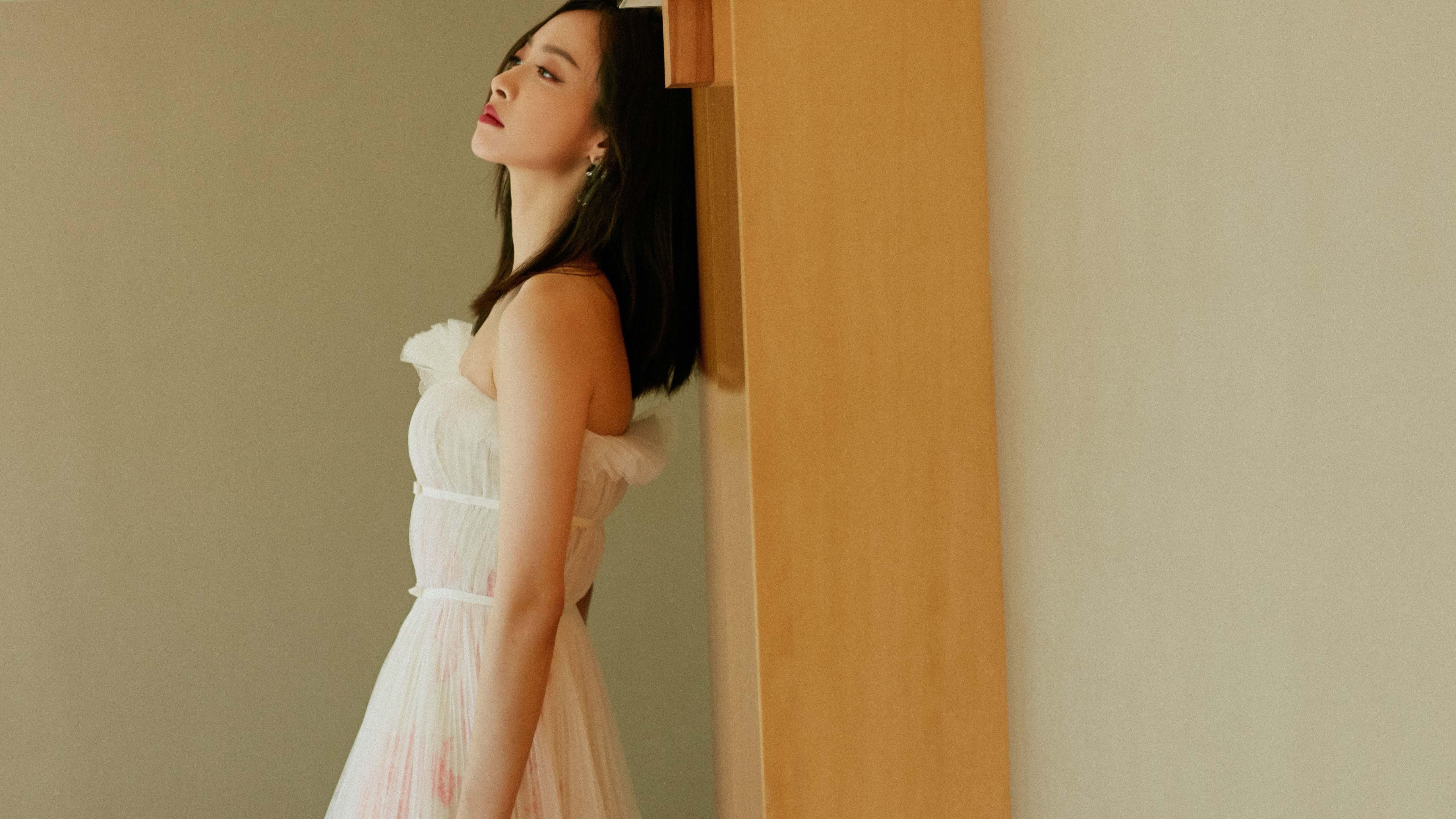 战术风格趋于国际化本土球员适应力大幅提升，球员布置战术